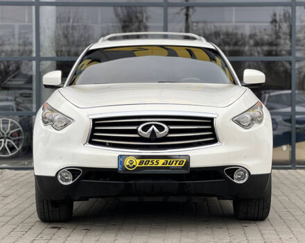 Белый Инфинити QX70, объемом двигателя 3.7 л и пробегом 254 тыс. км за 22300 $, фото 1 на Automoto.ua