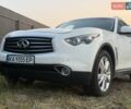Белый Инфинити QX70, объемом двигателя 3.7 л и пробегом 154 тыс. км за 15200 $, фото 3 на Automoto.ua