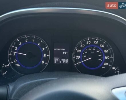 Белый Инфинити QX70, объемом двигателя 3.7 л и пробегом 154 тыс. км за 15200 $, фото 22 на Automoto.ua