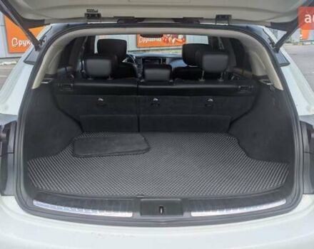 Белый Инфинити QX70, объемом двигателя 3.7 л и пробегом 185 тыс. км за 16000 $, фото 8 на Automoto.ua