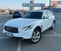 Белый Инфинити QX70, объемом двигателя 3.7 л и пробегом 140 тыс. км за 18900 $, фото 1 на Automoto.ua