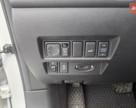 Белый Инфинити QX70, объемом двигателя 3.7 л и пробегом 185 тыс. км за 16000 $, фото 11 на Automoto.ua