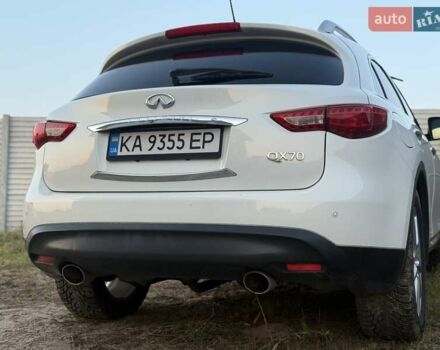 Белый Инфинити QX70, объемом двигателя 3.7 л и пробегом 154 тыс. км за 15200 $, фото 9 на Automoto.ua