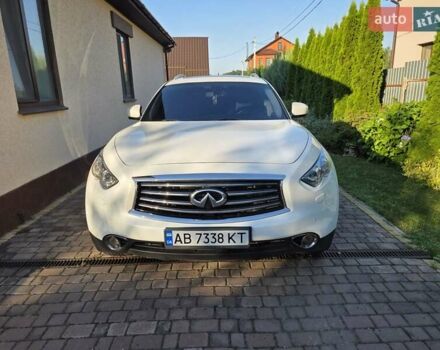 Белый Инфинити QX70, объемом двигателя 2.99 л и пробегом 110 тыс. км за 17999 $, фото 25 на Automoto.ua
