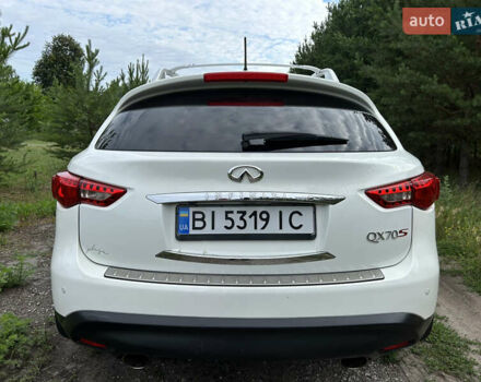 Белый Инфинити QX70, объемом двигателя 3.7 л и пробегом 168 тыс. км за 17400 $, фото 5 на Automoto.ua