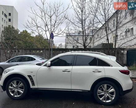 Белый Инфинити QX70, объемом двигателя 3.7 л и пробегом 51 тыс. км за 22500 $, фото 5 на Automoto.ua