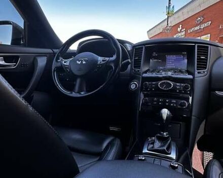 Білий Інфініті QX70, об'ємом двигуна 2.99 л та пробігом 166 тис. км за 23500 $, фото 8 на Automoto.ua