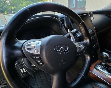 Белый Инфинити QX70, объемом двигателя 2.99 л и пробегом 110 тыс. км за 17999 $, фото 17 на Automoto.ua