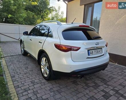 Белый Инфинити QX70, объемом двигателя 2.99 л и пробегом 110 тыс. км за 17999 $, фото 22 на Automoto.ua
