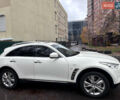 Белый Инфинити QX70, объемом двигателя 3.7 л и пробегом 51 тыс. км за 22500 $, фото 2 на Automoto.ua