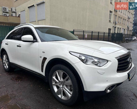 Белый Инфинити QX70, объемом двигателя 3.7 л и пробегом 51 тыс. км за 22500 $, фото 3 на Automoto.ua