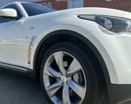 Білий Інфініті QX70, об'ємом двигуна 2.99 л та пробігом 166 тис. км за 23500 $, фото 16 на Automoto.ua