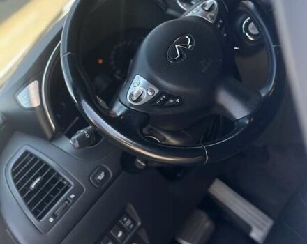 Білий Інфініті QX70, об'ємом двигуна 2.99 л та пробігом 166 тис. км за 23500 $, фото 7 на Automoto.ua