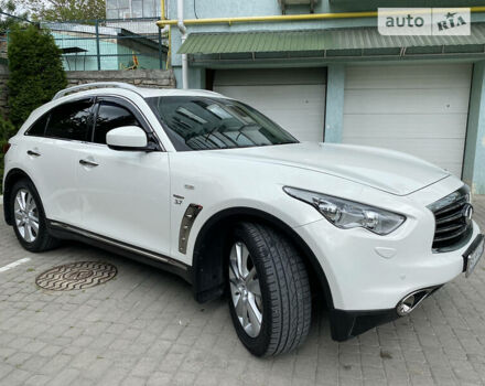 Білий Інфініті QX70, об'ємом двигуна 3.7 л та пробігом 94 тис. км за 25000 $, фото 12 на Automoto.ua