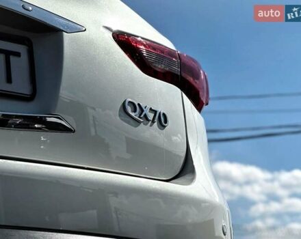 Белый Инфинити QX70, объемом двигателя 2.99 л и пробегом 110 тыс. км за 17999 $, фото 7 на Automoto.ua