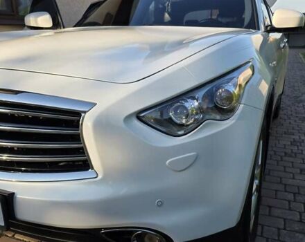 Белый Инфинити QX70, объемом двигателя 2.99 л и пробегом 110 тыс. км за 17999 $, фото 29 на Automoto.ua