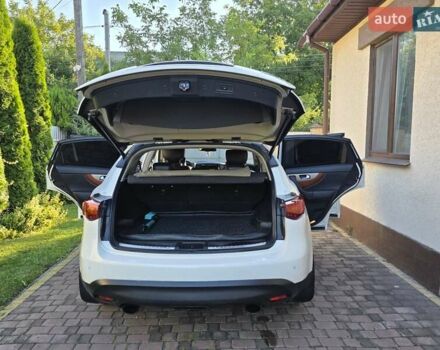 Белый Инфинити QX70, объемом двигателя 2.99 л и пробегом 110 тыс. км за 17999 $, фото 36 на Automoto.ua