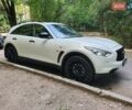 Белый Инфинити QX70, объемом двигателя 3.7 л и пробегом 70 тыс. км за 22700 $, фото 1 на Automoto.ua