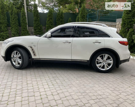 Білий Інфініті QX70, об'ємом двигуна 3.7 л та пробігом 94 тис. км за 25000 $, фото 5 на Automoto.ua