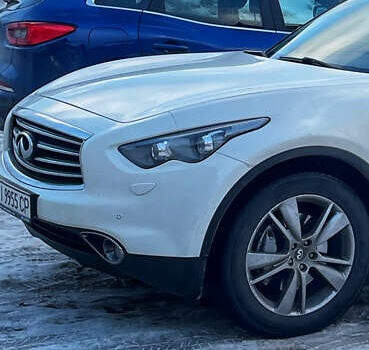 Білий Інфініті QX70, об'ємом двигуна 2.99 л та пробігом 166 тис. км за 23500 $, фото 22 на Automoto.ua
