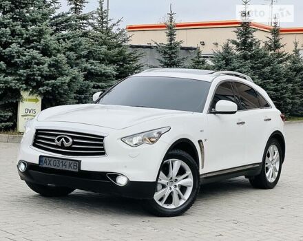 Белый Инфинити QX70, объемом двигателя 3.7 л и пробегом 45 тыс. км за 28800 $, фото 14 на Automoto.ua