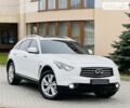 Белый Инфинити QX70, объемом двигателя 3.7 л и пробегом 45 тыс. км за 28800 $, фото 1 на Automoto.ua