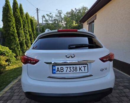 Белый Инфинити QX70, объемом двигателя 2.99 л и пробегом 110 тыс. км за 17999 $, фото 16 на Automoto.ua