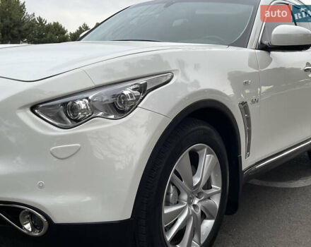 Белый Инфинити QX70, объемом двигателя 2.99 л и пробегом 128 тыс. км за 19800 $, фото 40 на Automoto.ua