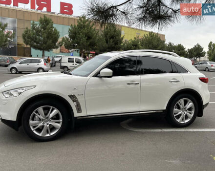 Белый Инфинити QX70, объемом двигателя 2.99 л и пробегом 128 тыс. км за 19800 $, фото 58 на Automoto.ua