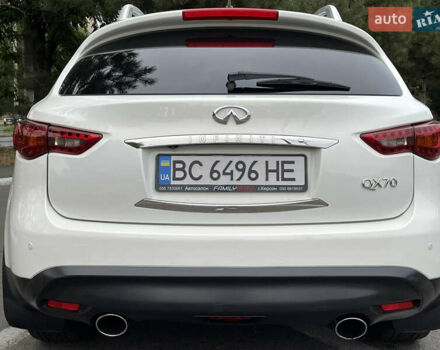 Белый Инфинити QX70, объемом двигателя 2.99 л и пробегом 128 тыс. км за 19800 $, фото 39 на Automoto.ua