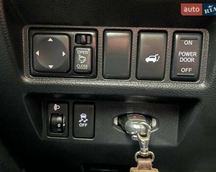 Белый Инфинити QX70, объемом двигателя 3.7 л и пробегом 84 тыс. км за 16990 $, фото 17 на Automoto.ua