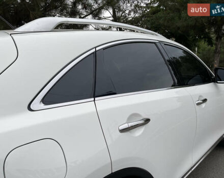 Белый Инфинити QX70, объемом двигателя 2.99 л и пробегом 128 тыс. км за 19800 $, фото 7 на Automoto.ua