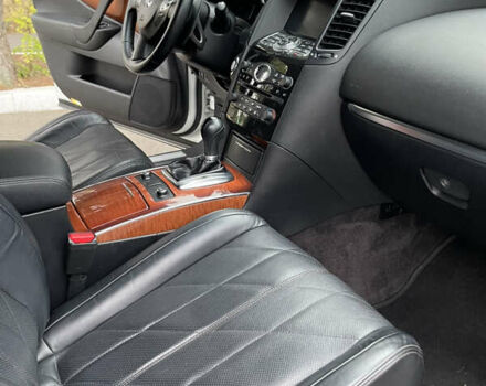Белый Инфинити QX70, объемом двигателя 2.99 л и пробегом 128 тыс. км за 19800 $, фото 121 на Automoto.ua