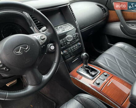 Белый Инфинити QX70, объемом двигателя 2.99 л и пробегом 128 тыс. км за 19800 $, фото 116 на Automoto.ua