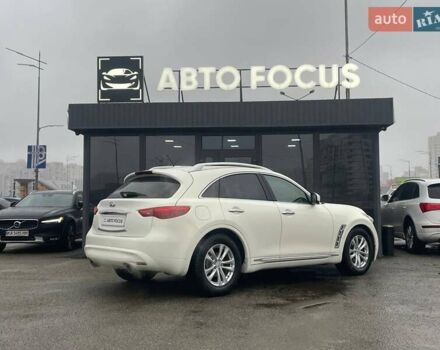 Белый Инфинити QX70, объемом двигателя 3.7 л и пробегом 84 тыс. км за 16990 $, фото 7 на Automoto.ua