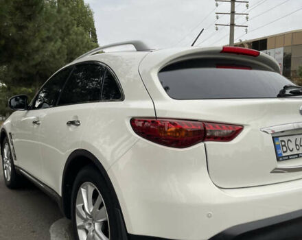 Белый Инфинити QX70, объемом двигателя 2.99 л и пробегом 128 тыс. км за 19800 $, фото 92 на Automoto.ua