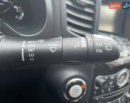 Белый Инфинити QX70, объемом двигателя 3.7 л и пробегом 84 тыс. км за 16990 $, фото 22 на Automoto.ua