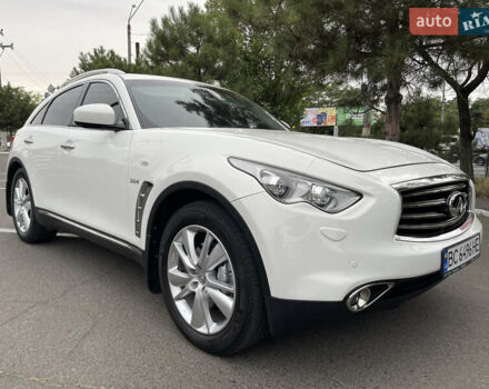 Белый Инфинити QX70, объемом двигателя 2.99 л и пробегом 128 тыс. км за 19800 $, фото 86 на Automoto.ua
