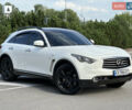 Белый Инфинити QX70, объемом двигателя 3.7 л и пробегом 137 тыс. км за 21000 $, фото 2 на Automoto.ua
