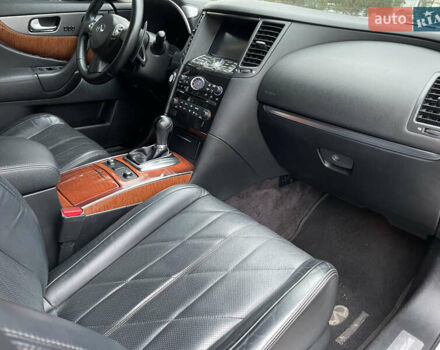 Белый Инфинити QX70, объемом двигателя 2.99 л и пробегом 128 тыс. км за 19800 $, фото 109 на Automoto.ua