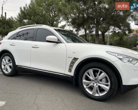 Белый Инфинити QX70, объемом двигателя 2.99 л и пробегом 128 тыс. км за 19800 $, фото 64 на Automoto.ua