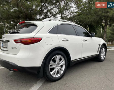 Белый Инфинити QX70, объемом двигателя 2.99 л и пробегом 128 тыс. км за 19800 $, фото 76 на Automoto.ua