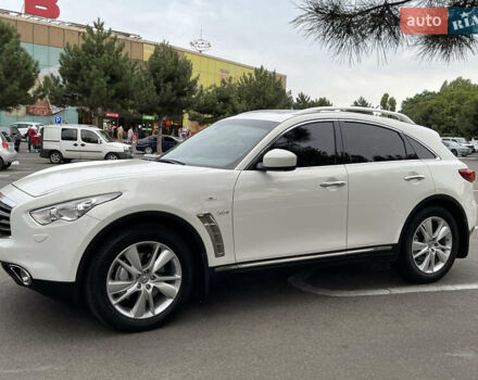 Белый Инфинити QX70, объемом двигателя 2.99 л и пробегом 128 тыс. км за 19800 $, фото 51 на Automoto.ua