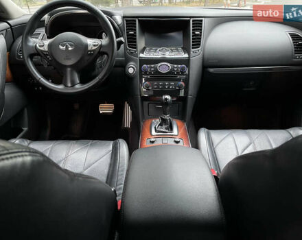 Белый Инфинити QX70, объемом двигателя 2.99 л и пробегом 128 тыс. км за 19800 $, фото 112 на Automoto.ua