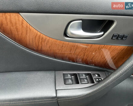 Белый Инфинити QX70, объемом двигателя 2.99 л и пробегом 128 тыс. км за 19800 $, фото 114 на Automoto.ua