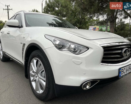 Белый Инфинити QX70, объемом двигателя 2.99 л и пробегом 128 тыс. км за 19800 $, фото 87 на Automoto.ua