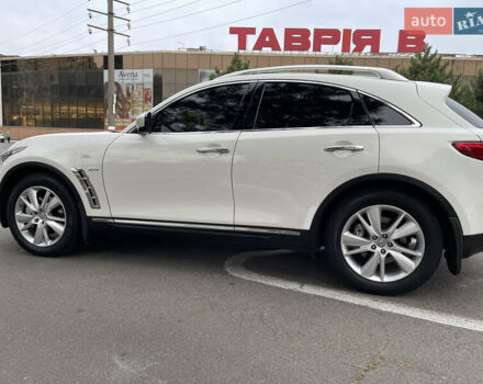 Белый Инфинити QX70, объемом двигателя 2.99 л и пробегом 128 тыс. км за 19800 $, фото 68 на Automoto.ua