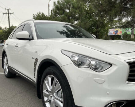 Белый Инфинити QX70, объемом двигателя 2.99 л и пробегом 128 тыс. км за 19800 $, фото 98 на Automoto.ua