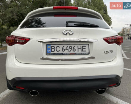 Белый Инфинити QX70, объемом двигателя 2.99 л и пробегом 128 тыс. км за 19800 $, фото 11 на Automoto.ua