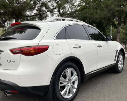 Белый Инфинити QX70, объемом двигателя 2.99 л и пробегом 128 тыс. км за 19800 $, фото 96 на Automoto.ua